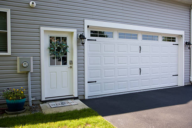 24/7 Emergency Garage Door Panel Replacement experts in Fraser, MI